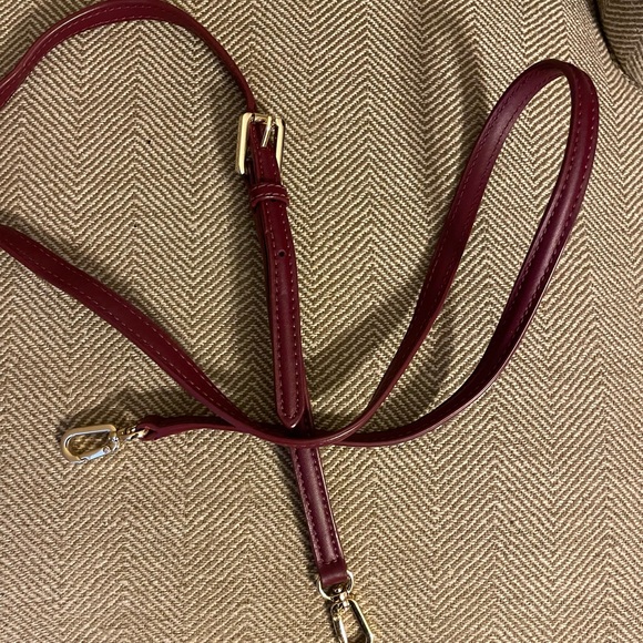 Tory Burch Robinson Maroon Crossbody - Excellent Condition - Picture 5 of 7